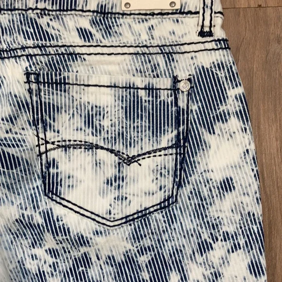 Almost Famous Skinny jean w striped splatter bleach print retro size 7 - Picture 15 of 16